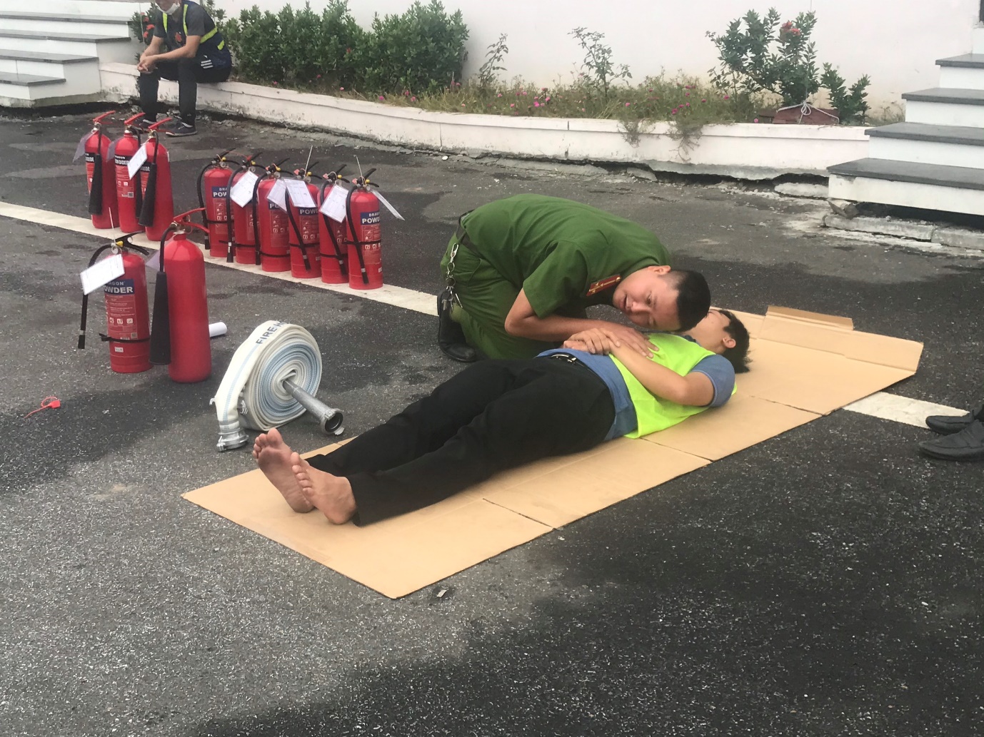 Huấn luyện nghiệp vụ cứu nạn cứu hộ cho người lao động