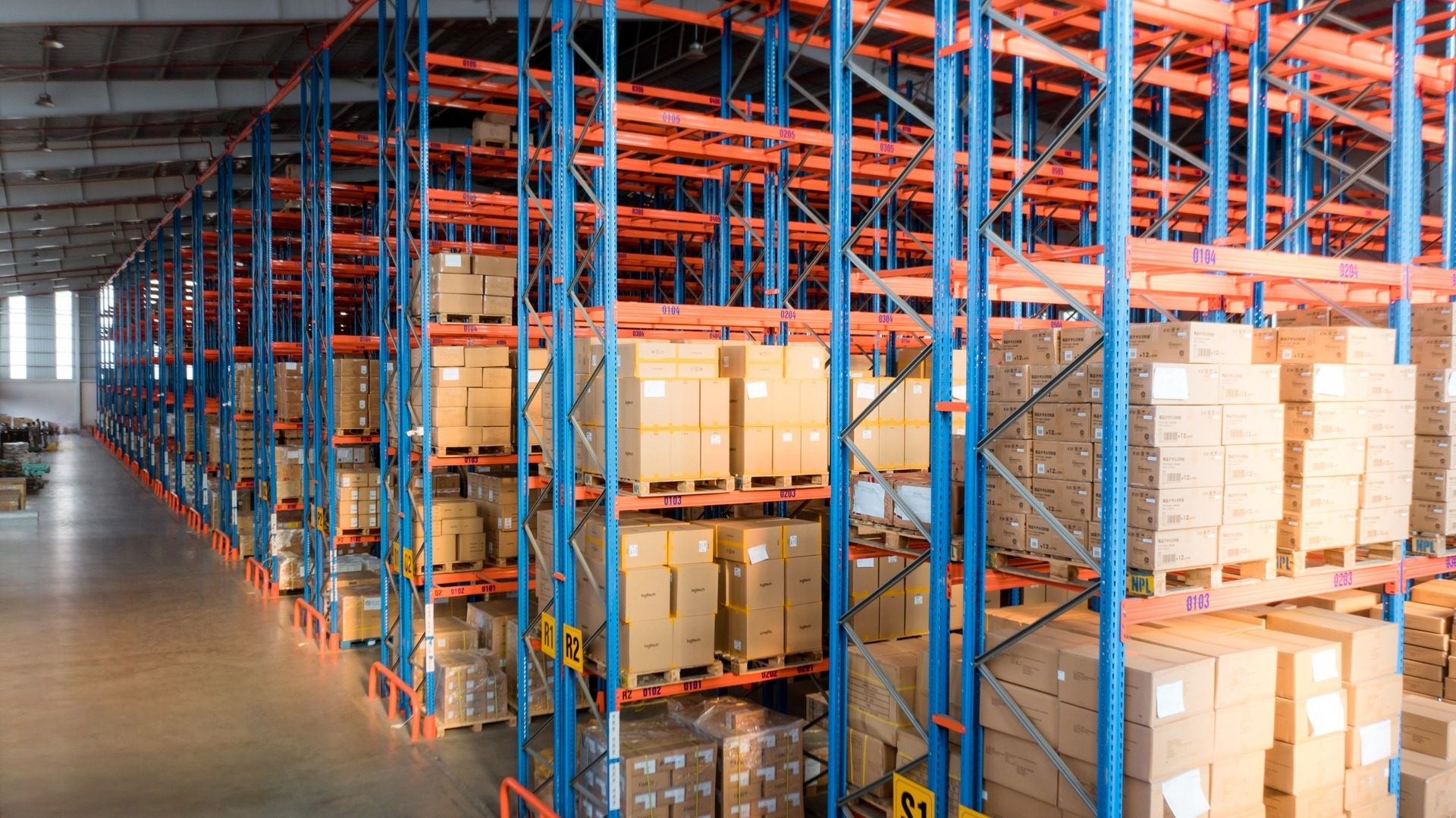 Installing 31 new racks at CFS warehouse No. 1