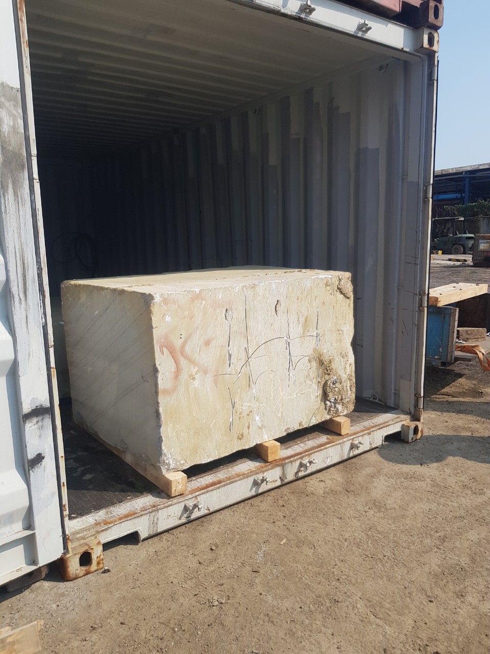 Hướng Dẫn Chi Tiết Về Thủ Tục Xuất khẩu Đá Granite, Đá Khối, và Đá Xây Dựng